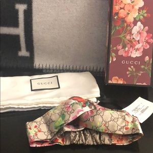 Gucci logo floral twist silk headband brand new